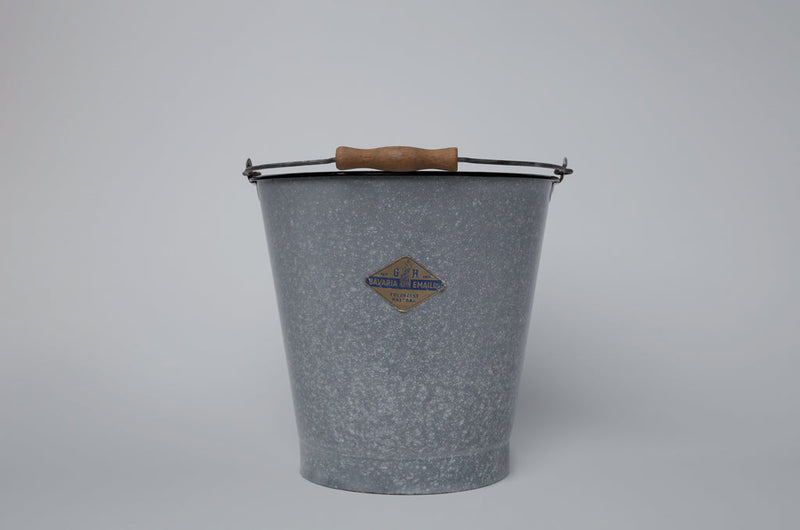Vintage Finds: Enamel Bucket